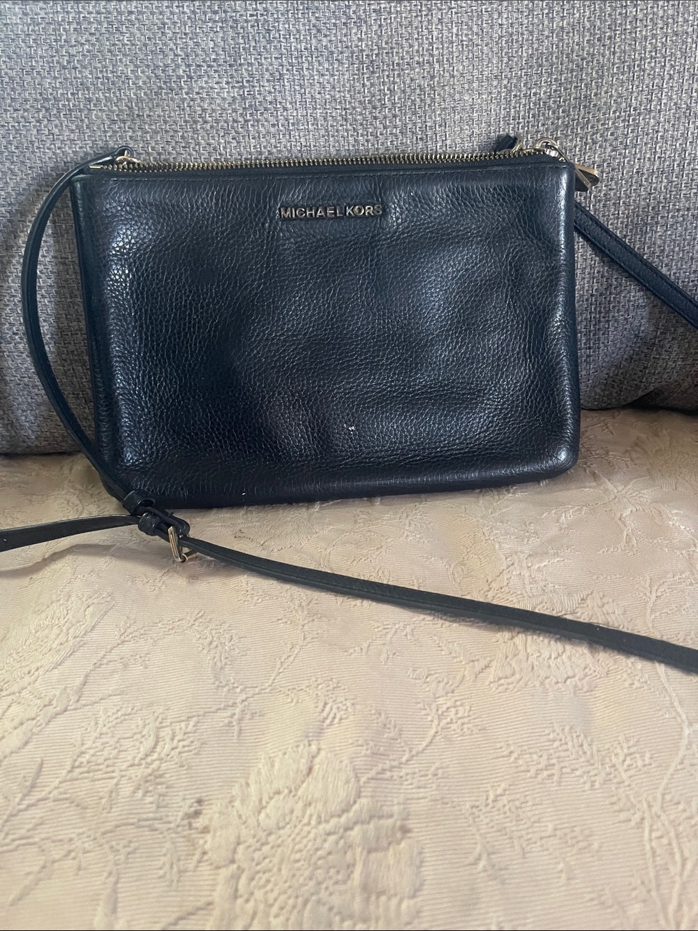 Michael kors crossbody